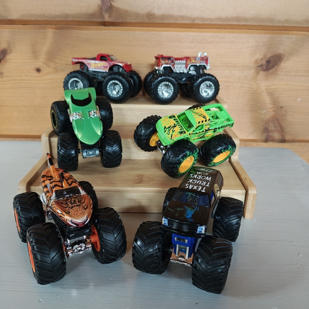 6 Hot Wheels Monster Trucks Tiger Shark‎ Gunkster Bounty Hunter Fire Truck ZC2